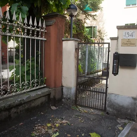 Central Avenue Bed & Breakfast *