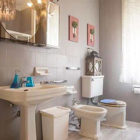 Central Avenue Bed & Breakfast Bologna
